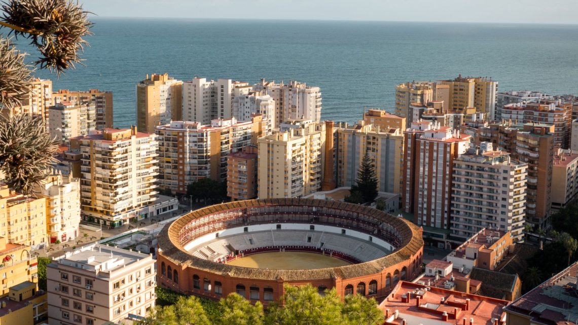 Plaza de toros w Maladze widok z punktu widokowego na Alcazabie
